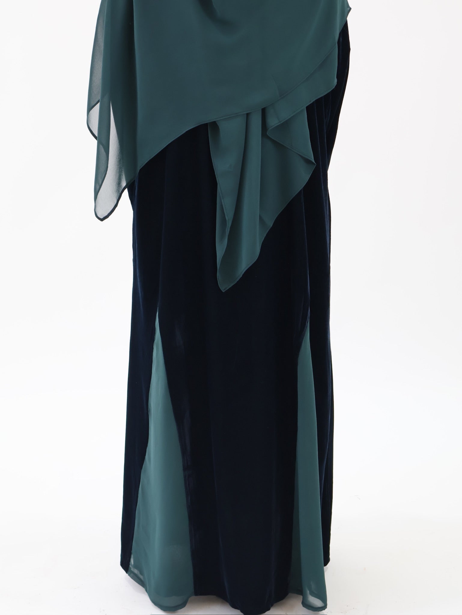 Velvet Chavelle in ‘Teal’ - 3 Piece Abaya Set